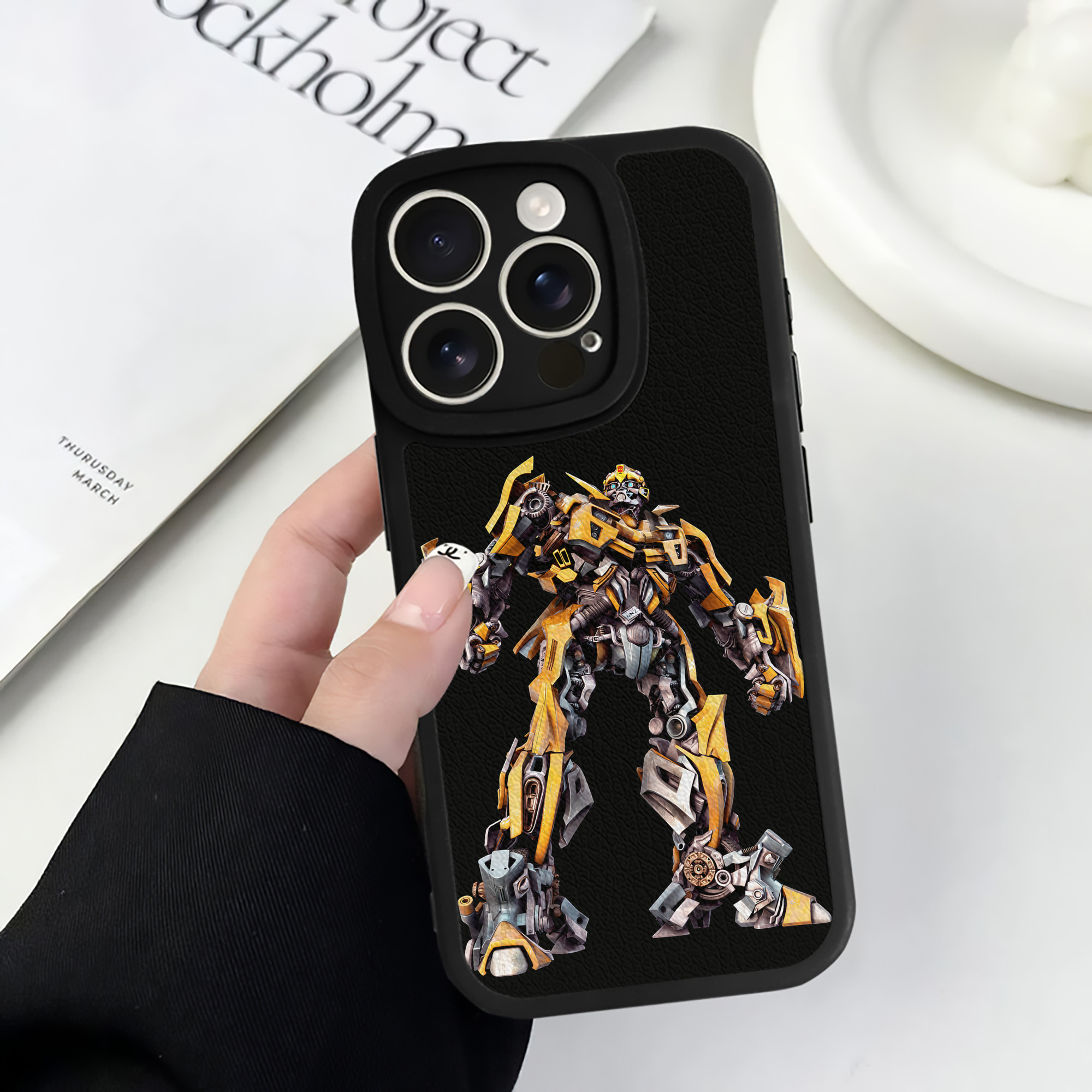 （画像用） Transformers トランスフォーマー 【iPhone 16シリーズ対応】シリコンスマホケース（レザー調） 材質：シリコン